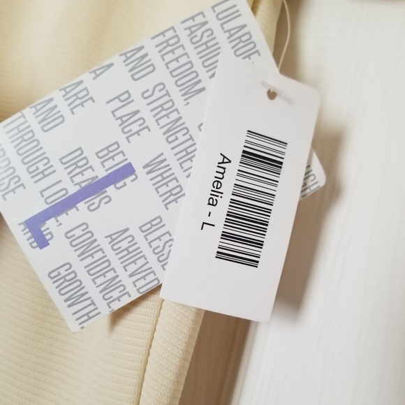 Lula Roe Amelia - Picture 2 of 3